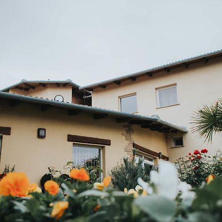 Szep Kert Vendeghaz Otel Szekszárd Dış mekan fotoğraf